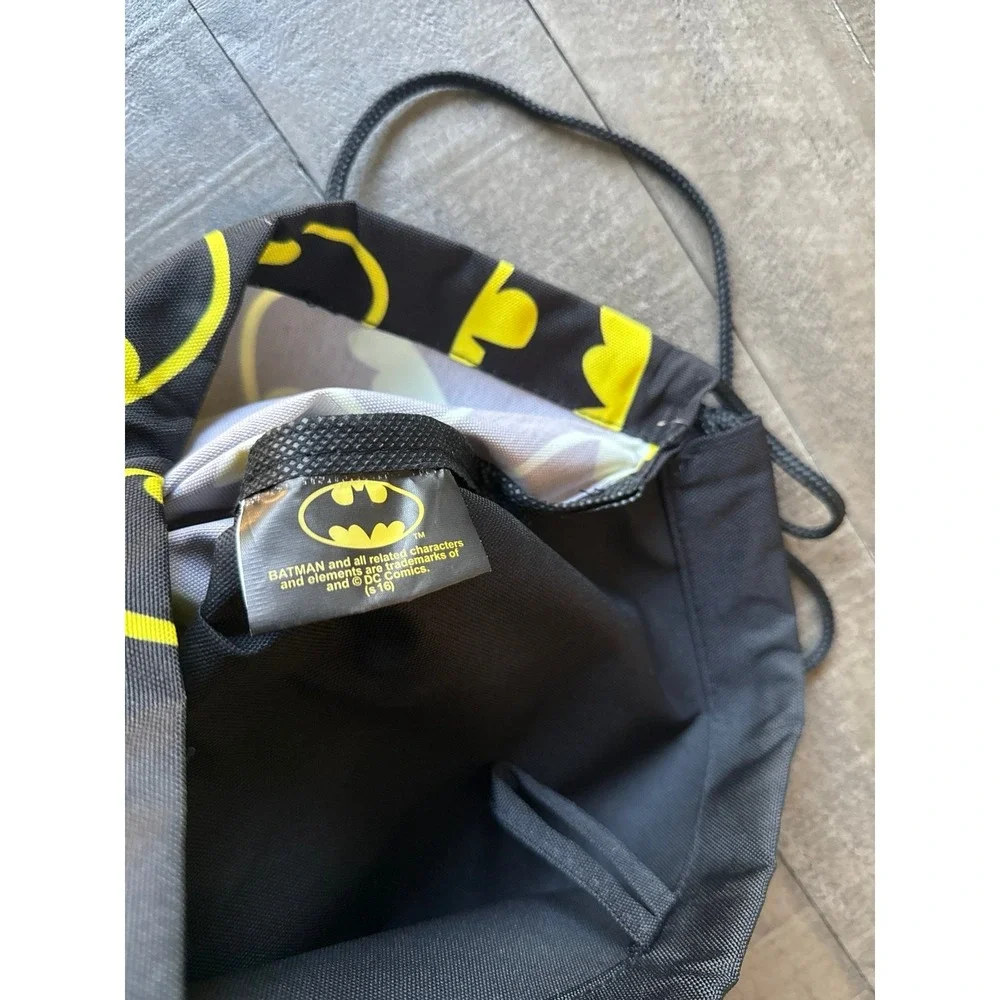 NWOT BATMAN Logo Pattern 17